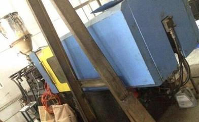 广东闲置塑料设备处理_工厂产品转型出售亿利达130T注塑机_广东闲置资产处理_Feijiu网(中国废旧物资网)